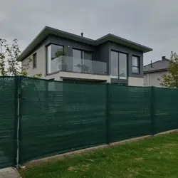 Jak vybrat stínící síť na plot